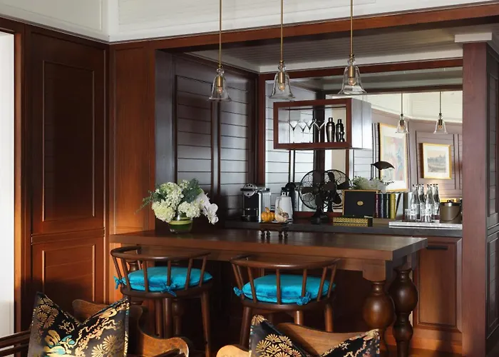 Mandarin Oriental, Hotel